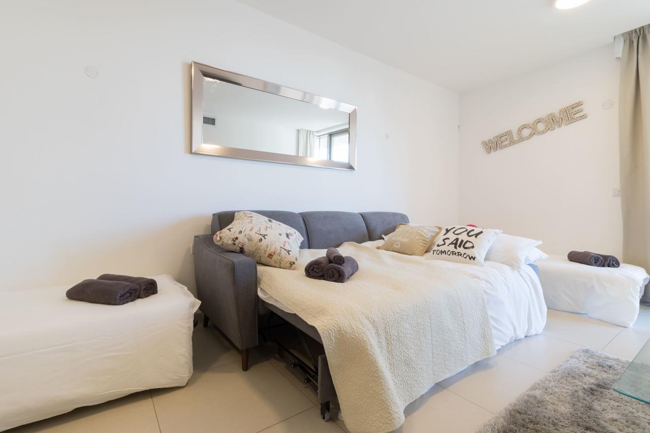 Luxury One-Bedroom Apartment/Parking In City Center Йерусалим Екстериор снимка