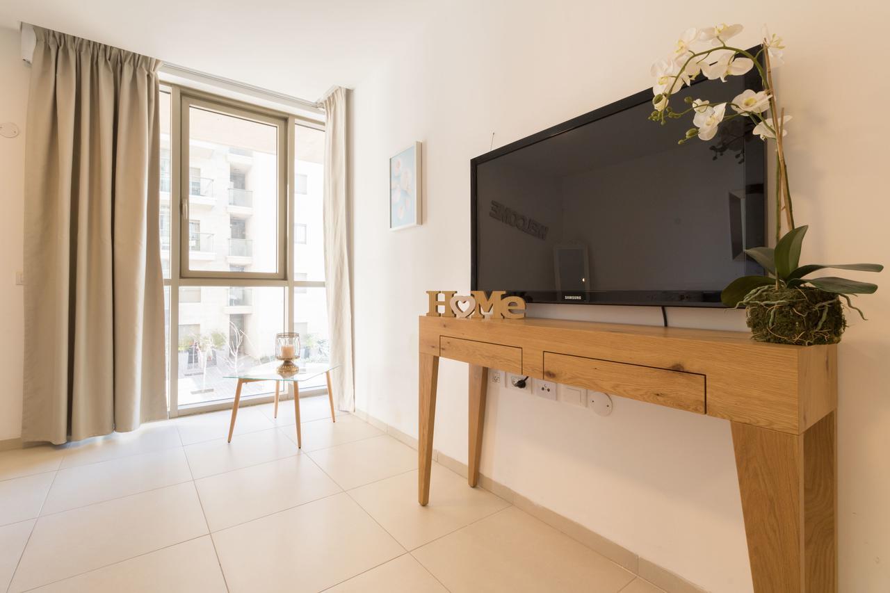Luxury One-Bedroom Apartment/Parking In City Center Йерусалим Екстериор снимка