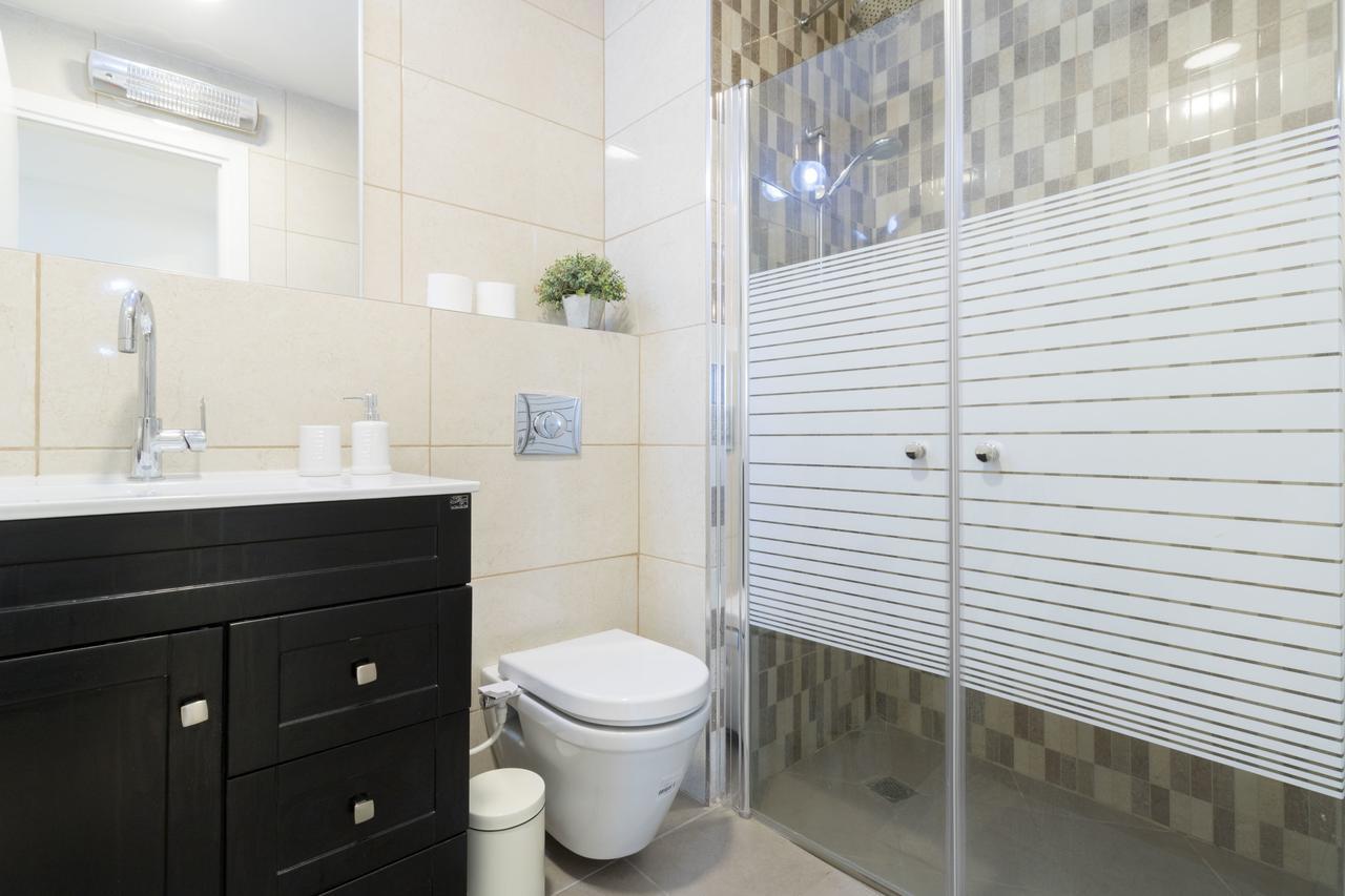 Luxury One-Bedroom Apartment/Parking In City Center Йерусалим Екстериор снимка